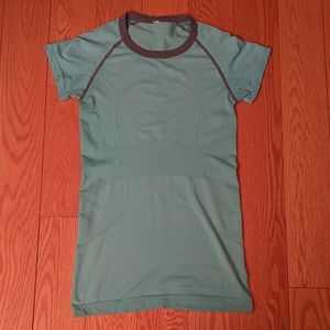 Lululemon swiftly tech top green SZ 6